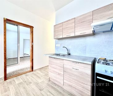 Pronájem bytu 4+1 77 m², Jižní 3625, Hodonín - Photo 2