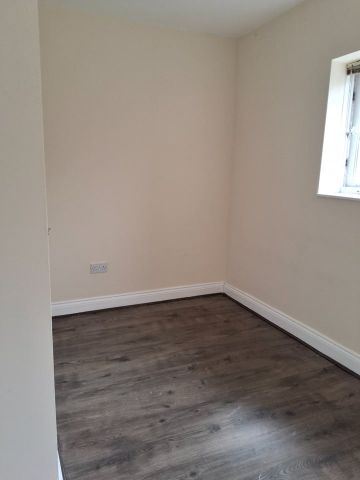 Studio Flat, Ghent Street, SE6 - Photo 2