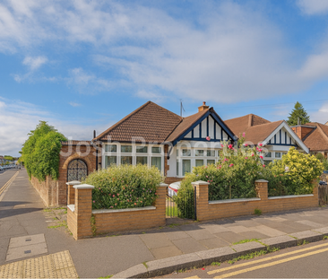 3 bedroom detached bungalow to rent - Photo 3