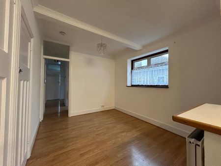 2 bedroom bungalow to rent - Photo 2