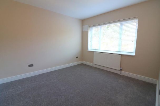 3 bedroom end of terrace house to rent - Photo 1