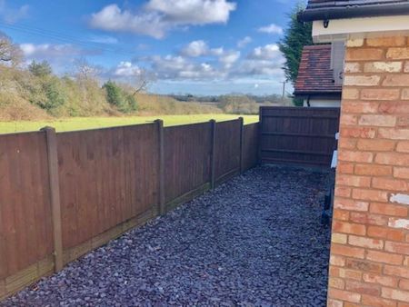 1 bedroom detached bungalow to rent - Photo 2