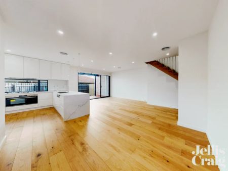 4 Bed, 2 Bath - Photo 5