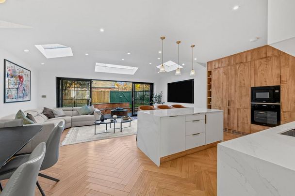 4 bedroom house to rent - Photo 1