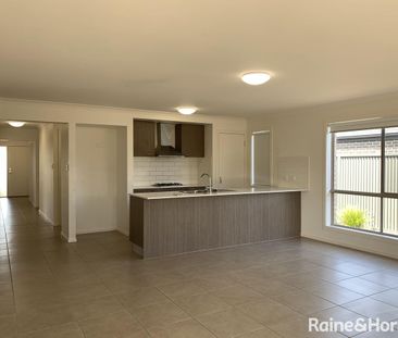 Spacious 4 Bedroom Family Home - Photo 2