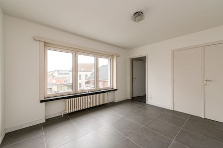 GERENOVEERD DUPLEX APPARTEMENT MET 3 SLPKS OP GUNSTIGE LOCATIE - Photo 3