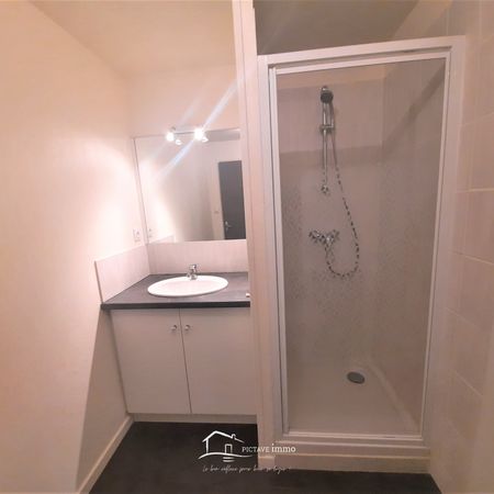 Location Appartement 2 pièces 41m² LUSIGNAN 86600 - Photo 3