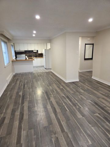 For Lease - 18 Thirty Third Street Unit# 1, Toronto, Ontario - Photo 4