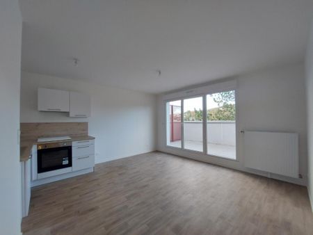 Location Appartement 2 pièces 42m² NOTRE DAME DE BONDEVILLE 76960 - Photo 2
