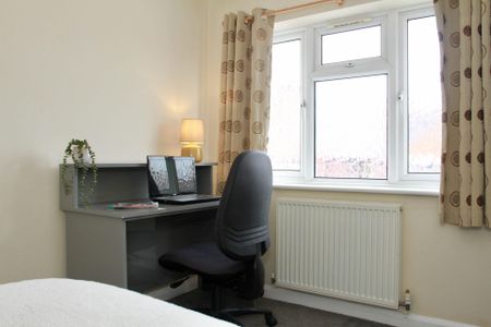 Kimberley Road (4 bed) - Photo 2