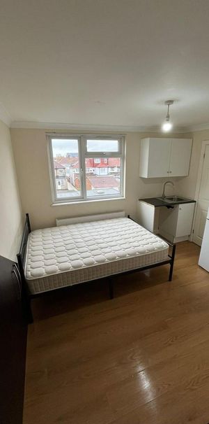 Studio to rent - Photo 1