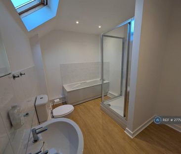 2 bedroom flat to rent - Photo 6