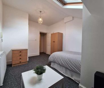 The Parkside, Lloyd Street South, Manchester, M14 - Photo 4