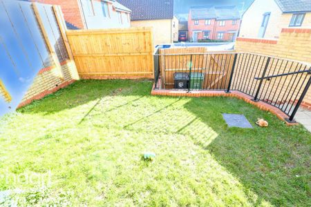 3 bedroom semi-detached house to rent - Photo 3