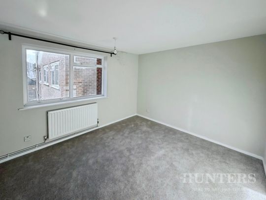2 bedroom Flat To Let - Photo 1