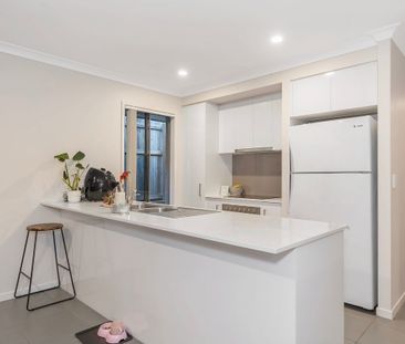 Low Maintenance Pimpama Family Home - Photo 6