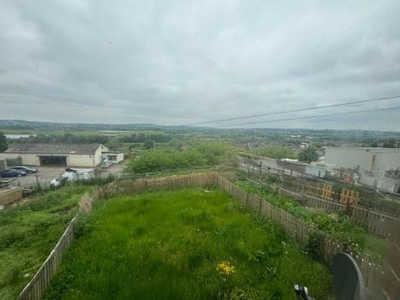 2 bedroom terraced house to rent - Photo 3