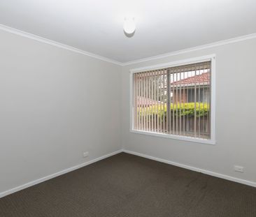 Spacious 3-Bedroom Family Home in Mill Park - Photo 3