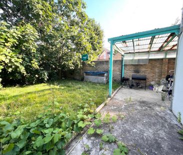 1 bedroom in a house share to rent - Photo 5