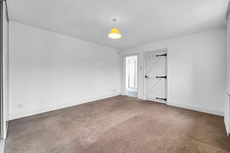 3 bedroom detached house to rent - Photo 3