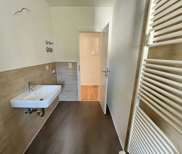 Ein Ort zum Verlieben: Sanierte Wohnung mit tollen Ausblick – Einba... - Photo 2