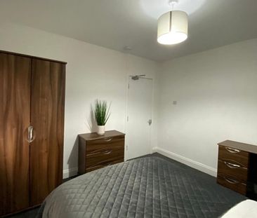 4 Bed Terraced House, Gerard Avenue, CV4 - Photo 3