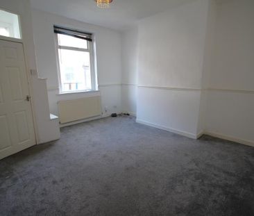 2 bedroom end of terrace house to rent - Photo 2