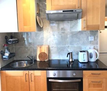 Studio to rent - Photo 6