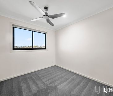 Stylish 3-Bedroom Ensuite Terrace House - Photo 2