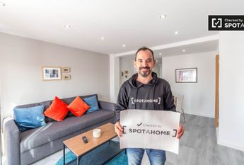 valencia, Valencian Community 46011