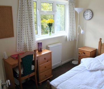 4 bedroom semi-detached house to rent - Photo 2