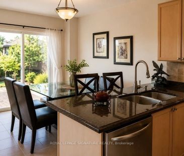 112 Barnwood Drive apartment — Richmond Hill, ON (4-Bedroom) - 4 Bedroom - Photo 3