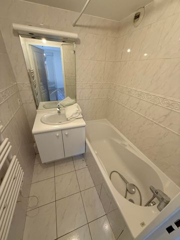 Location Appartement 2 pièces 47m² STE FOY LES LYON 69110 - Photo 5