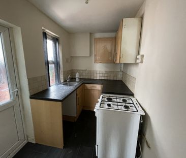 *** TWO DOUBLE BEDROOMS ****DINING ROOM*** FRONT RECEPTION ROOM ***... - Photo 6