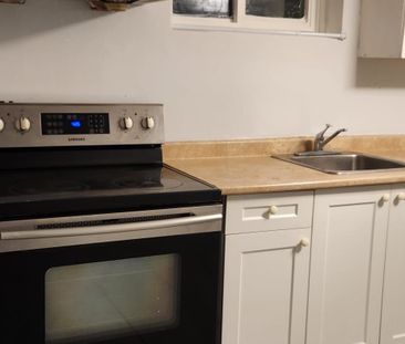 For Lease - 3443 Queenston Drive Unit# Lower, Mississauga, Ontario - Photo 3