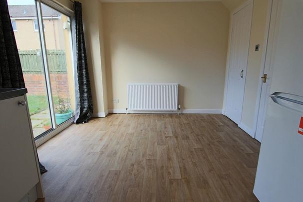 3 bedroom end of terrace house to rent - Photo 1