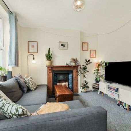 Stone Terrace, Stone Street £1,750 pcm ⓘ The monthly or weekly payment required by the landlord. Read our glossary page , 2 bedrooms, semi-detached house, to let * Tenant info - Photo 1