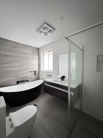 Fresh & Bright 4 Bedroom Home - Photo 3