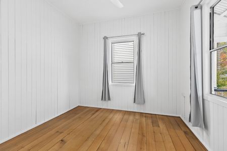 Charm and Character - Photo 4