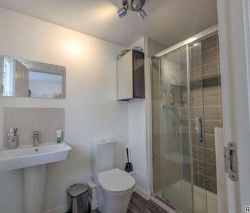 Over Court Gardens, Patchway, Bristol, United Kingdom, BS34 - Photo 3