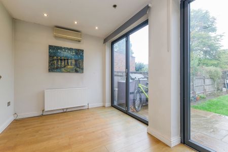 5 bedroom semi-detached house to rent - Photo 3