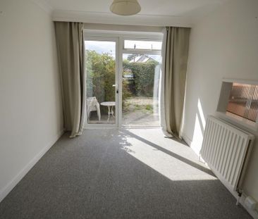 3 bedroom terraced house to rent - Photo 5