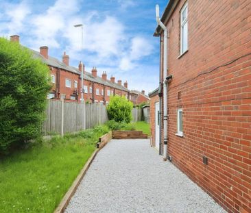 3 bedroom semi-detached house to rent - Photo 6