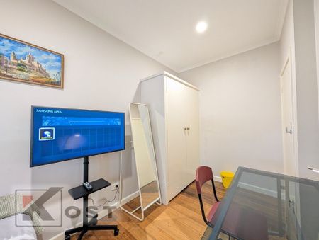 Blackburn South - Photo 4