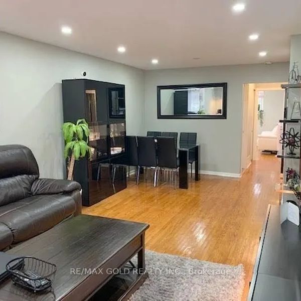 27 Brookdale Crescent #Upper - Photo 1