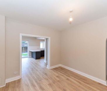 33 Reaville Park, Dundonald, Belfast, BT16 2AR - Photo 2