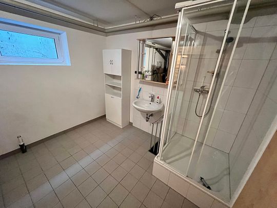 Schönes, großzügiges Einfamilienhaus in begehrter Wohnlage mit Doppelgarage zu vermieten - Foto 1