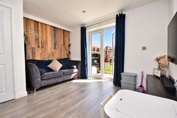 2 Bedroom End Terraced House To Rent - Photo 1