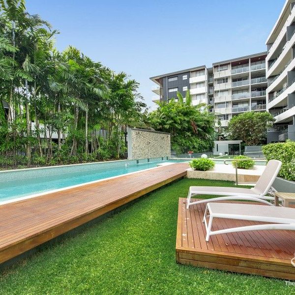 Resort Style 2-bedroom West End - Photo 1