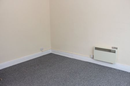 West Hill Drive, Mansfield, Mansfield, Notts, NG18 - Photo 3